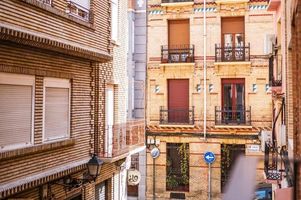 Villa Cadena Centro Scalpers Home Y Arcade Zaragoza Exterior foto
